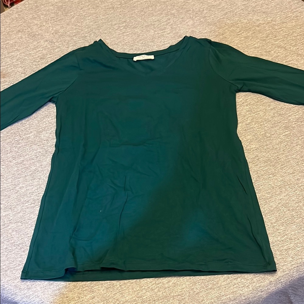 Zenana Outfitters Green Fitted Long Sleeve Tee